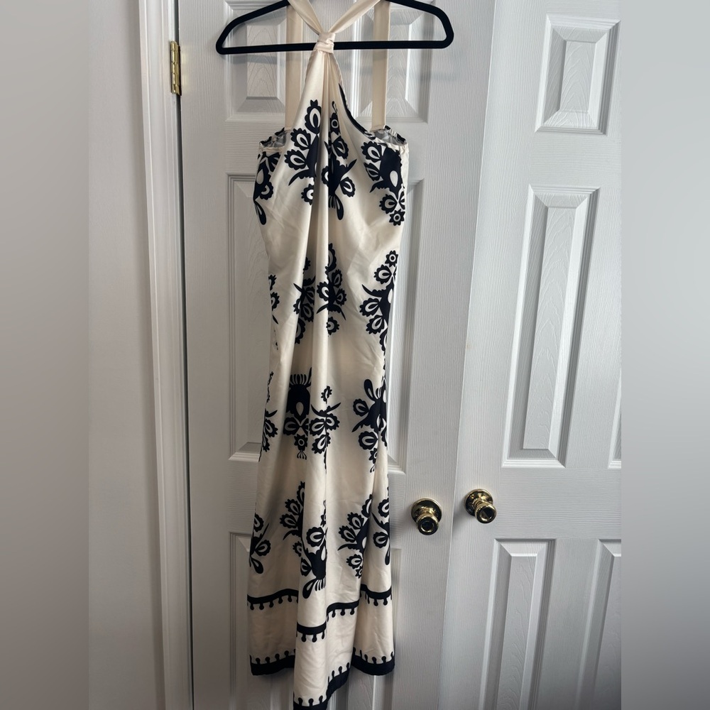 Elegant Black and White Patterned Dress